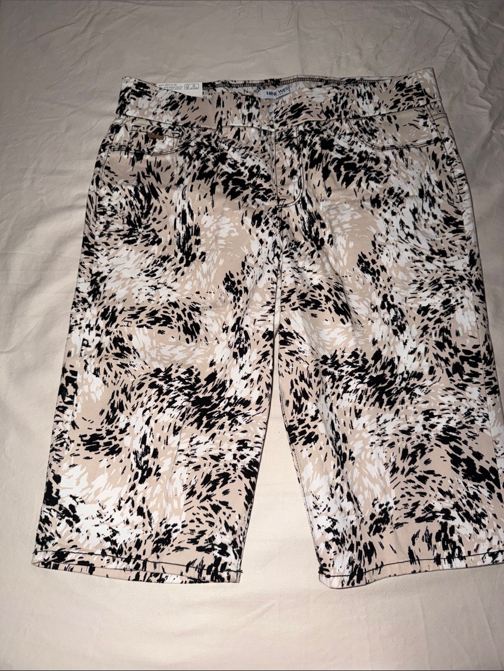Nine West Beige, Black & White Patterned Jean Skimmer